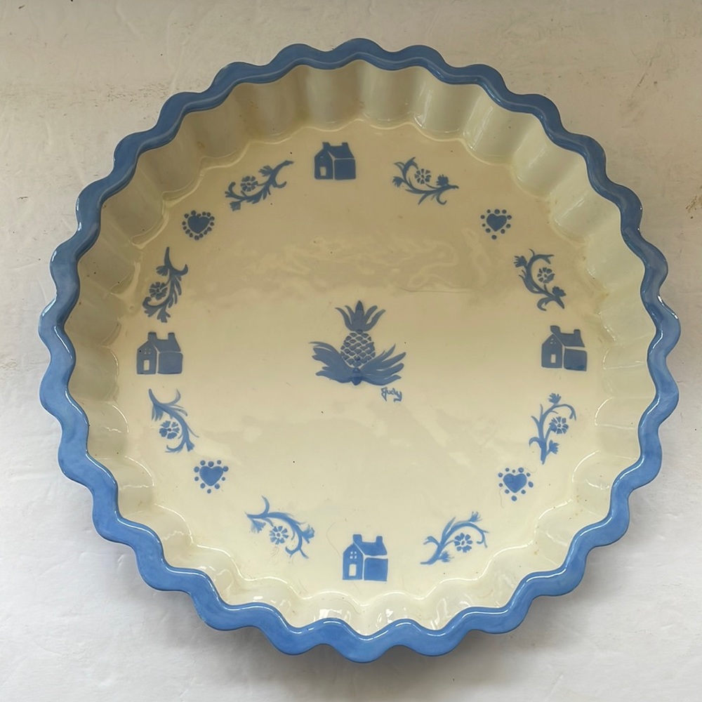 Ceramic pie or quiche, dish, blue and white decor